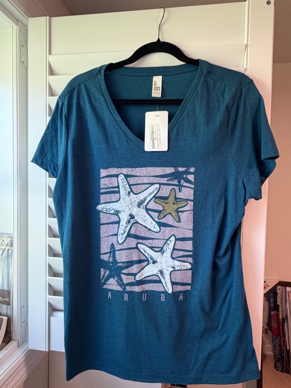 District Teal Aruba V-Neck Tee Women’s XL